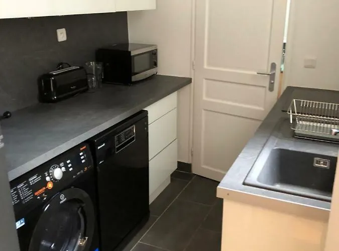 Marche St-honore Apartment